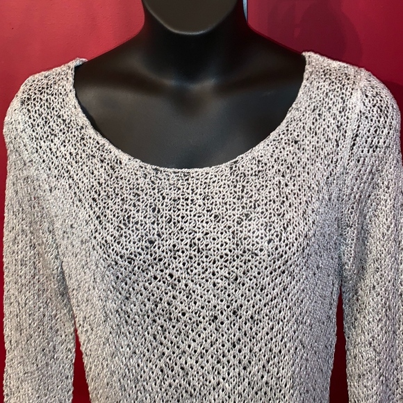 THE LIMITED GREY CROCHET TOP SIZE XL - Picture 2 of 4